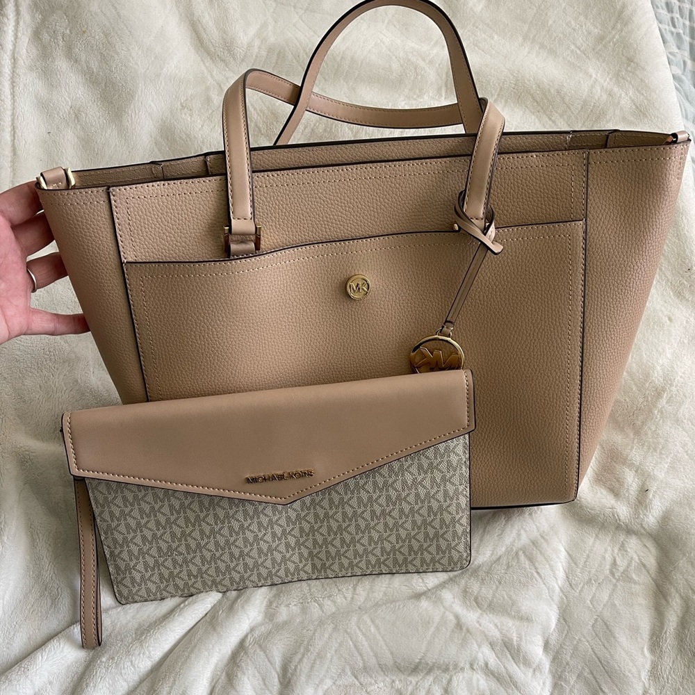 Michael Kors Maisie Large Pebbled Leather 3-in-1 Tote Bag